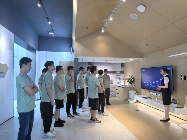 参观未来信息馆 参观未来信息馆